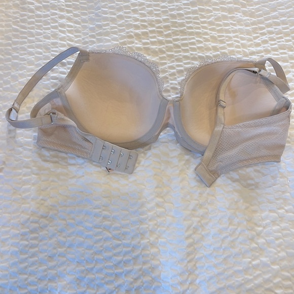 Victoria’s Secret Dream Angels Collection bra 32DDD in excellent condition. - Picture 2 of 4